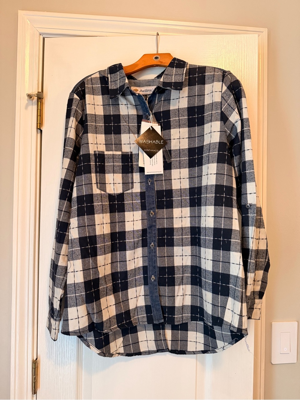 Women's Navy & White Plaid Button-Front Shirt